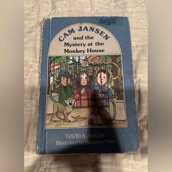 Cam Jansen and the mystery at the monkey house - Picture 1 of 9